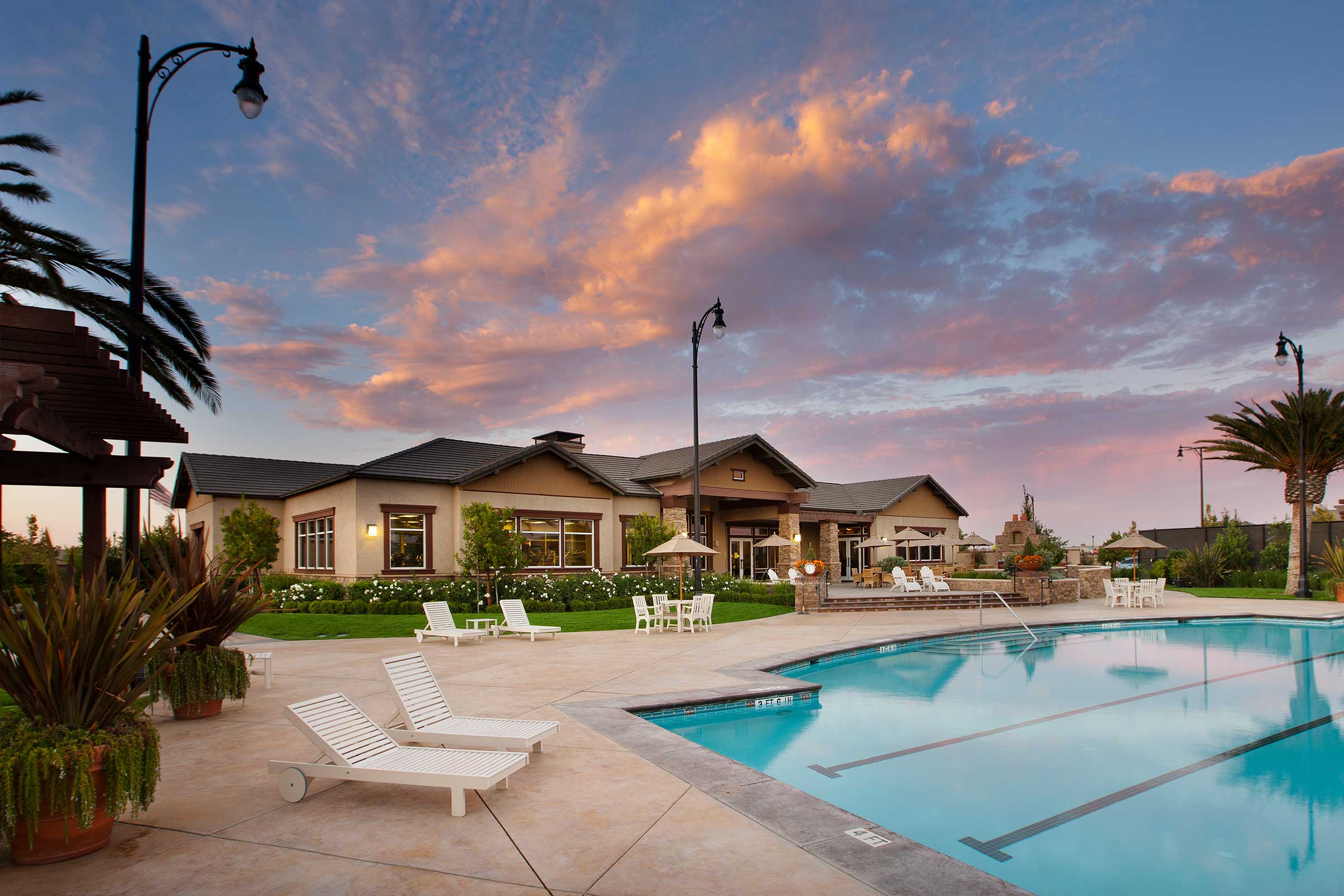 Elk Grove Escorts